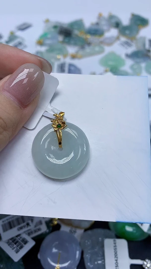 翡翠18K金镶嵌颈饰天然缅甸翡翠A货