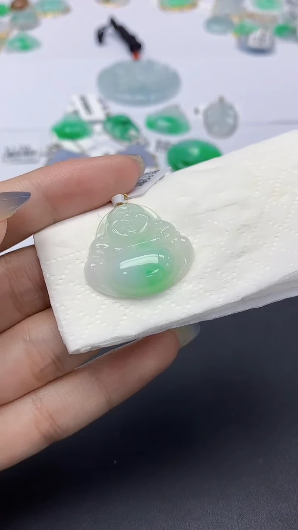 翡翠18K金镶嵌颈饰天然缅甸a货翡翠