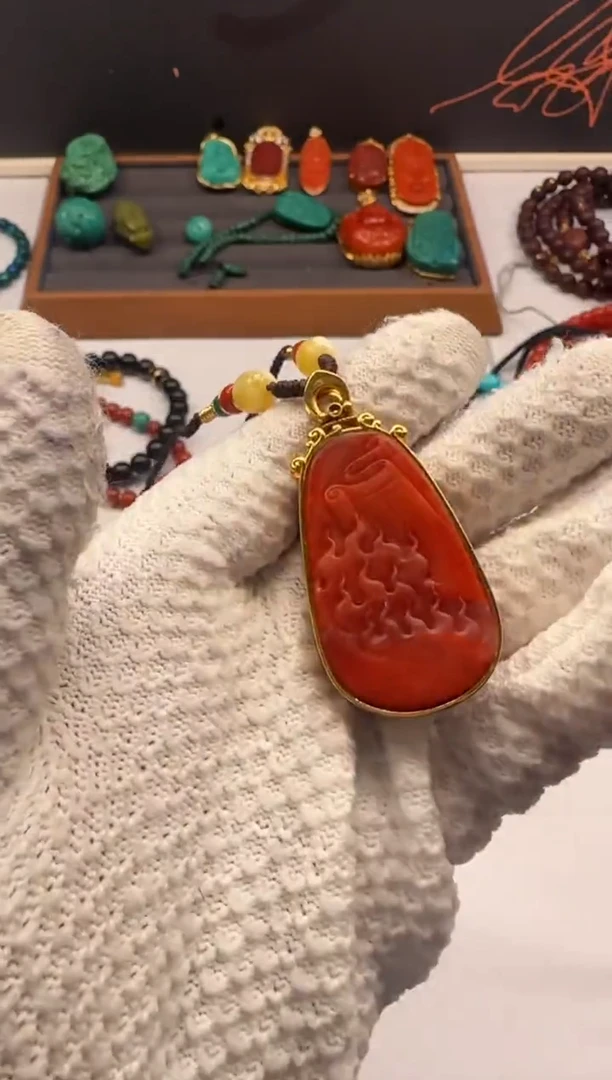 【闪购商品】南红玛瑙牌子18K金镶嵌牌子牌子