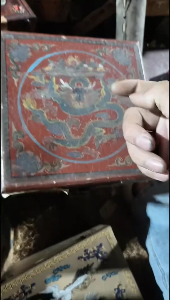 香榧木开封红色盘龙正方形大盒子