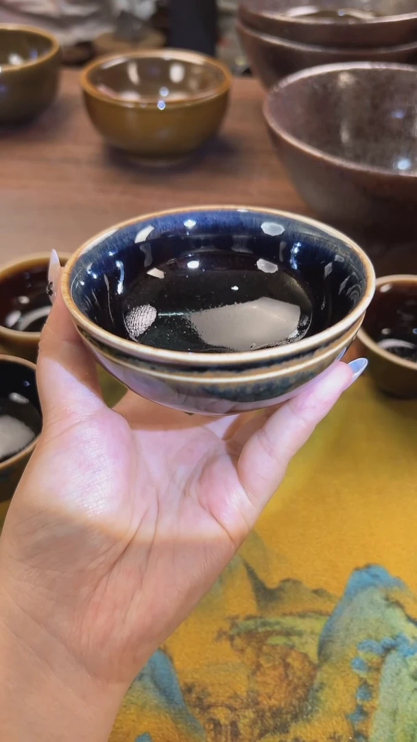 新品黑变蓝色的主人杯