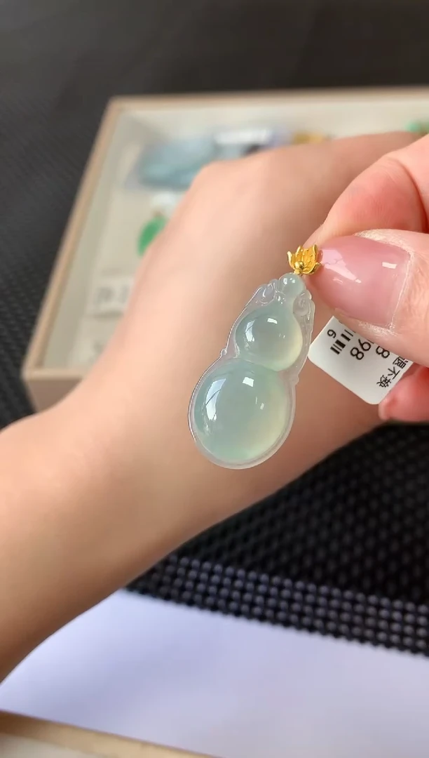 颈饰18K金镶嵌翡翠28