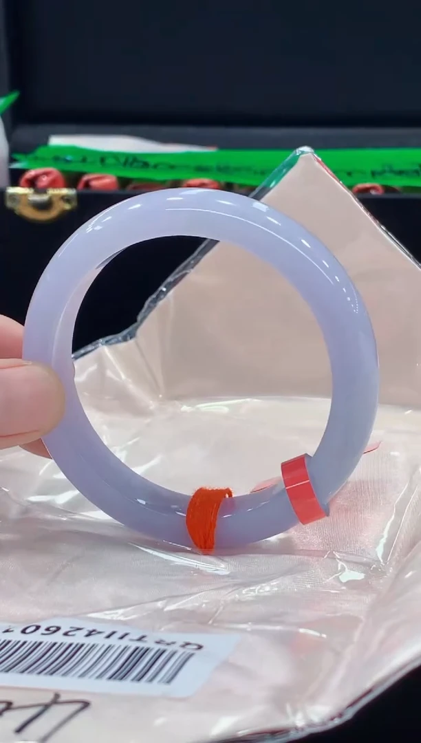 翡翠手镯未镶嵌手镯