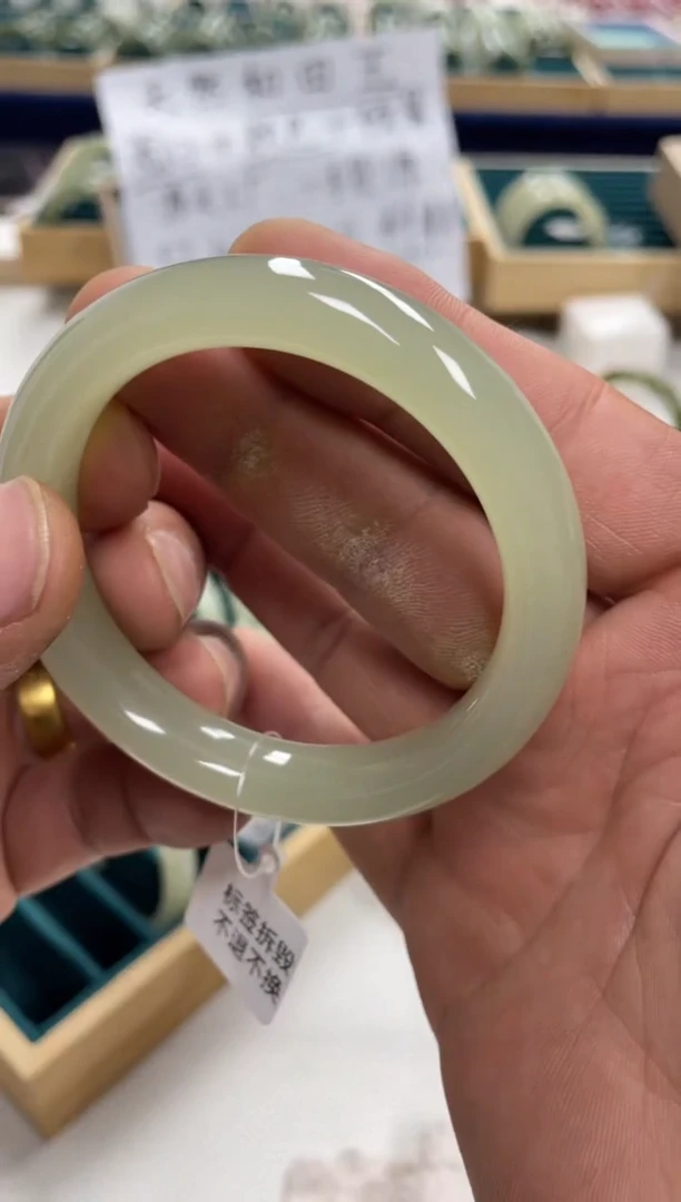 未镶嵌手镯和田玉每****塞和田玉手镯327000