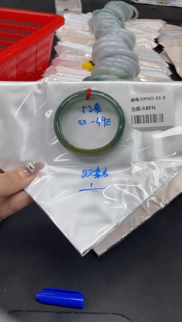 未镶嵌手镯翡翠翡翠手镯