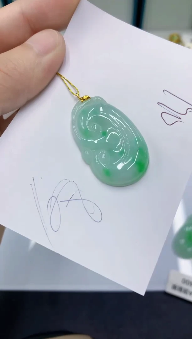 颈饰18K金镶嵌翡翠翡翠