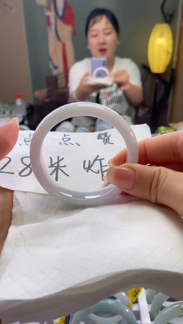 翡翠手镯未镶嵌无***瑰55圈口d