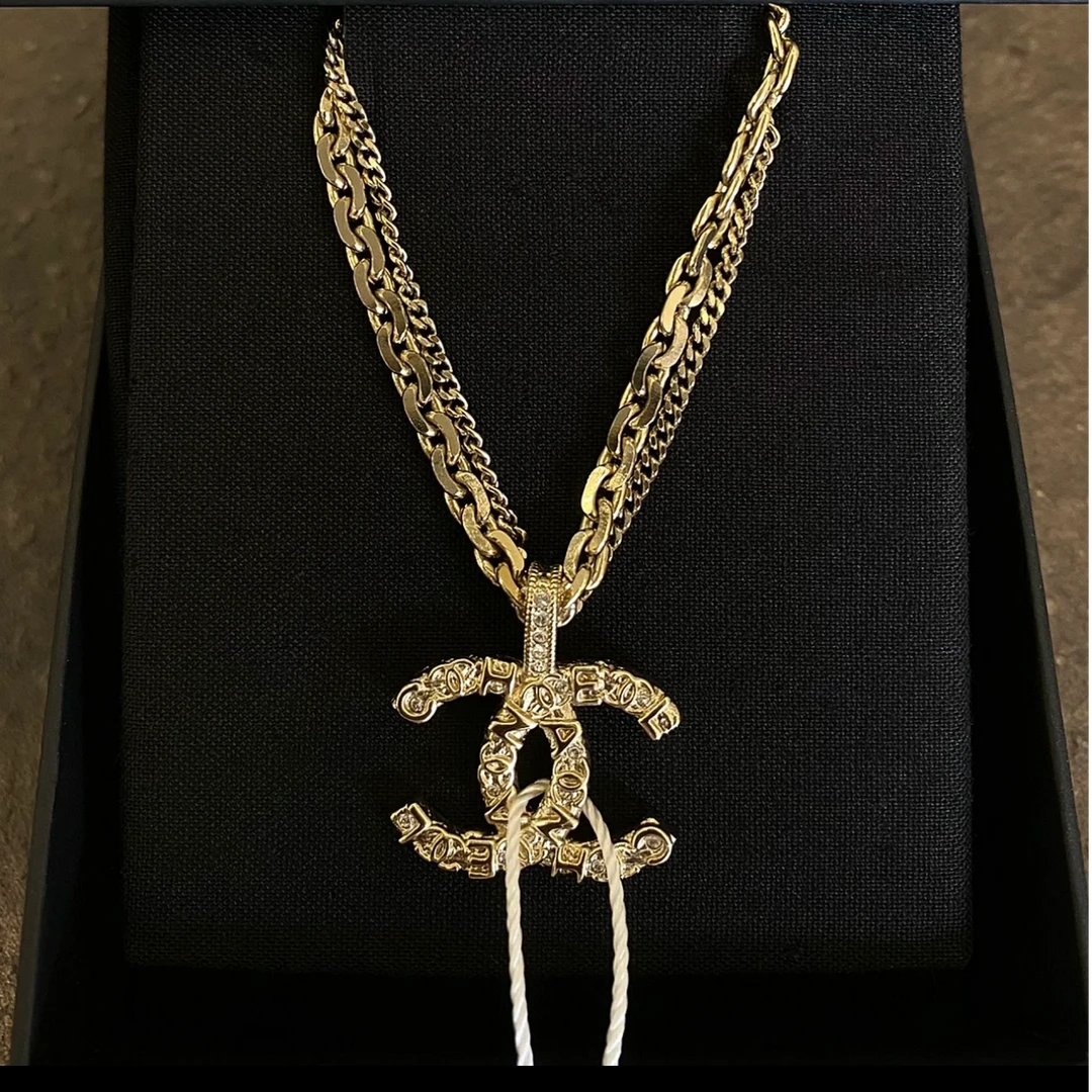 未使用 Chanel/香奈儿 精致 百搭 金色 刻字 镶钻项链ZG0012