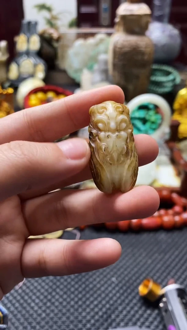 未镶嵌和田玉挂件1个