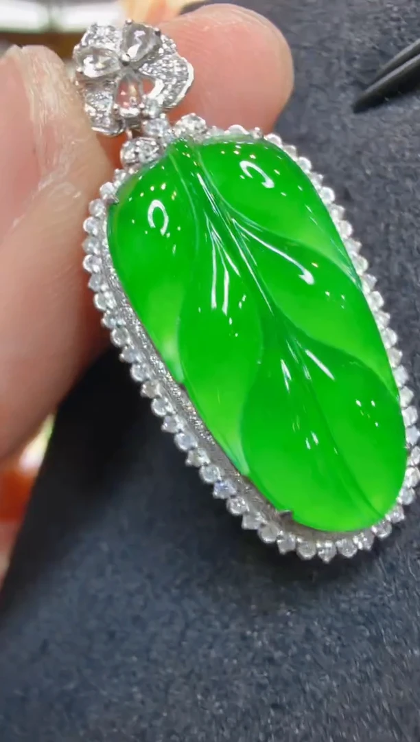 吊坠(不含链)18K金镶嵌翡翠多样性团购发一件