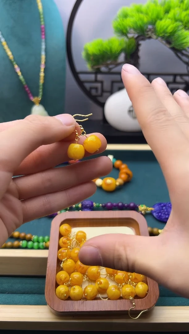 【闪购商品】蜜蜡耳饰14K金镶嵌E01