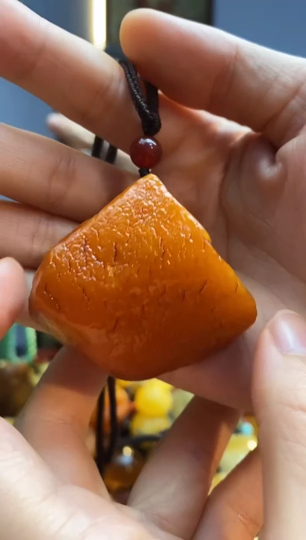 琥珀颈饰未镶嵌吊坠