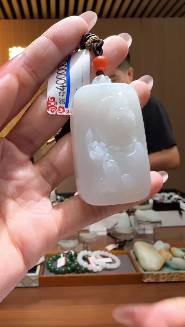 颈饰未镶嵌和田玉J