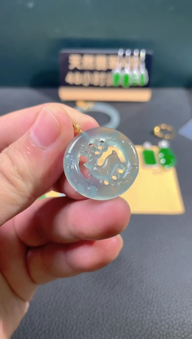 【闪购商品】翡翠颈饰18K金镶嵌翡翠