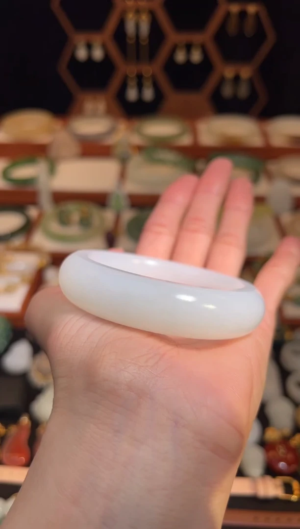 未镶嵌手镯和田玉福利