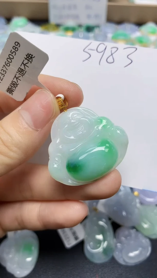 翡翠18K金镶嵌颈饰天然缅甸翡翠A货
