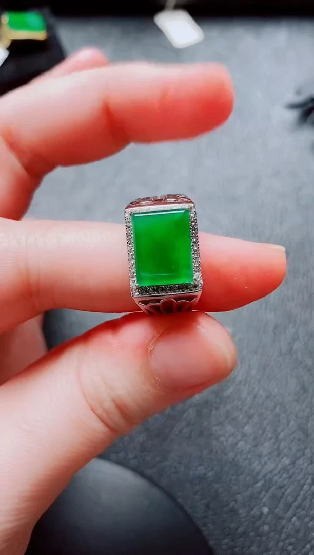 银S925镶嵌戒指翡翠1111