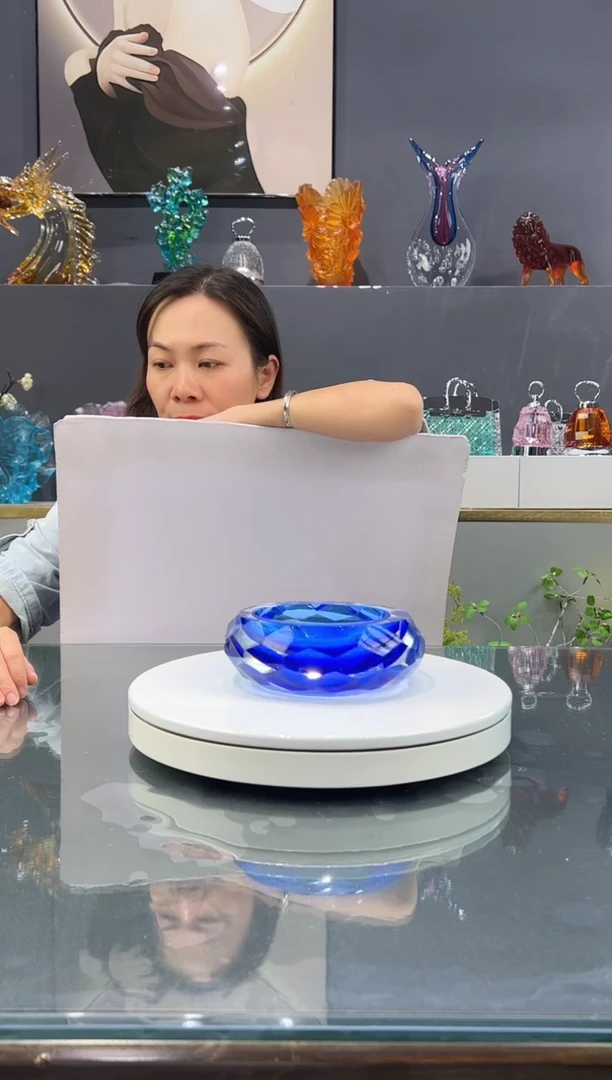 手工艺品琉璃  水晶琉璃烟灰缸1个