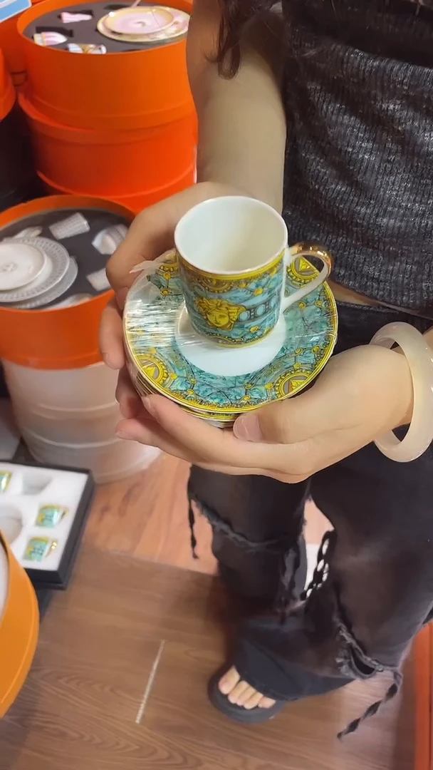 杯鸿辉家品牌瓷器，京东包邮！