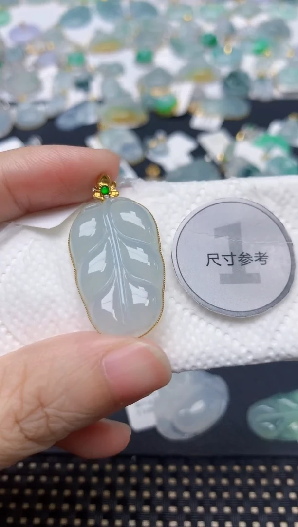 颈饰18K金镶嵌翡翠天然缅甸A货翡翠