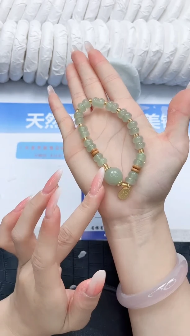 石英质玉手镯未镶嵌666