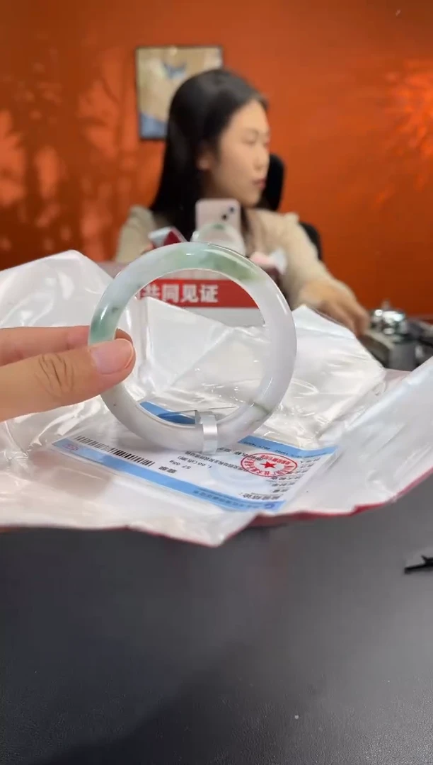 未镶嵌手镯翡翠3    56.4