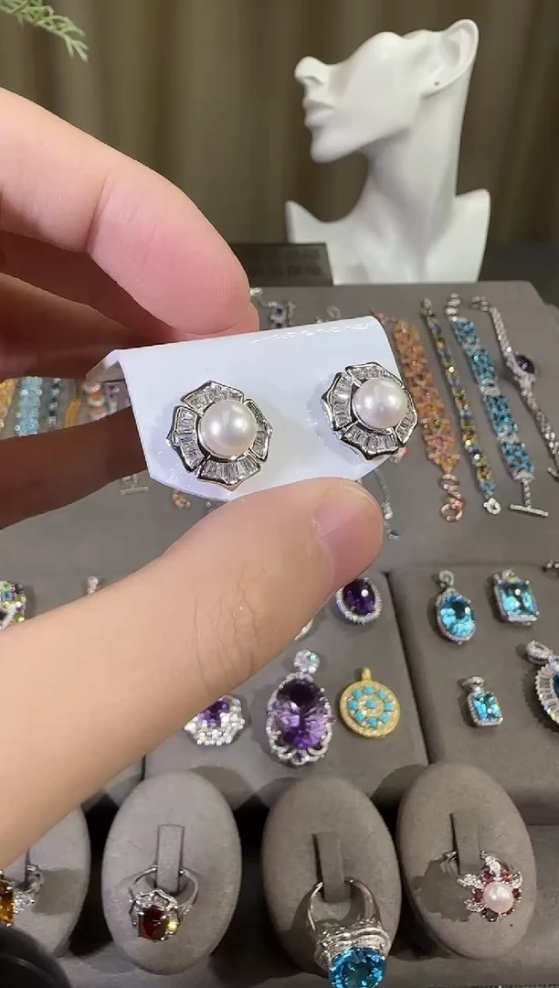 银S925镶嵌耳饰淡水珍珠13mm耳钉简约设计款