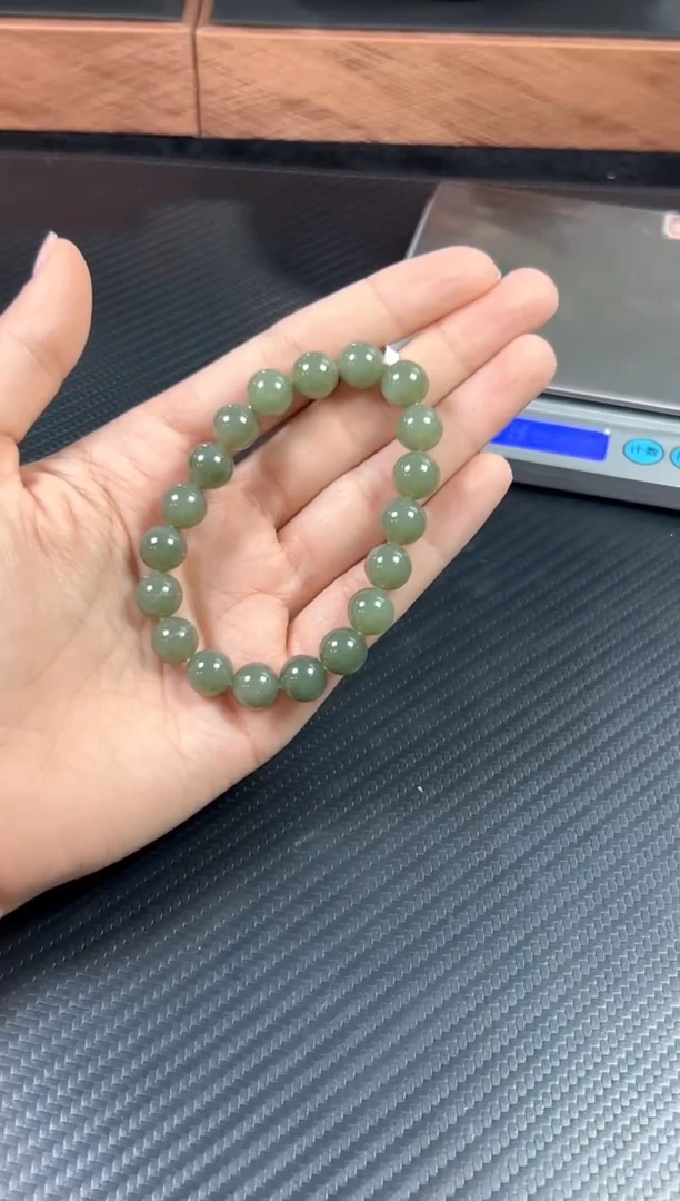 手串未镶嵌和田玉若羌微色差卡10L