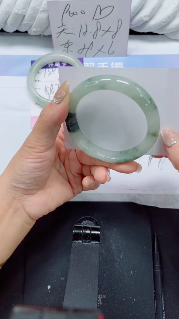 未镶嵌手镯石英质玉133-56