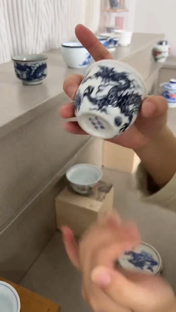 景德镇高温瓷回首龙缸杯