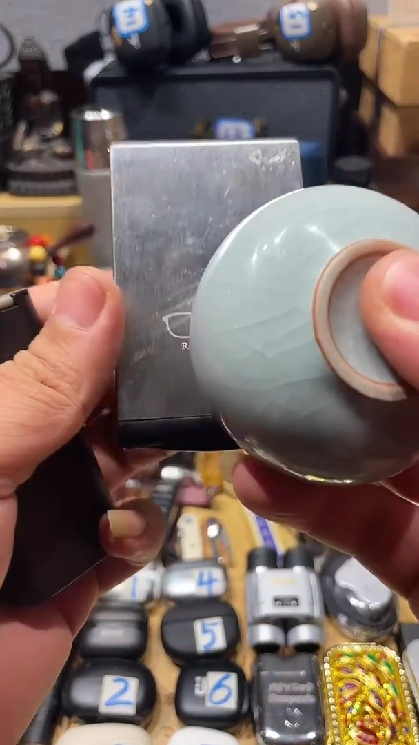 瓷片闪购商品 如图所示