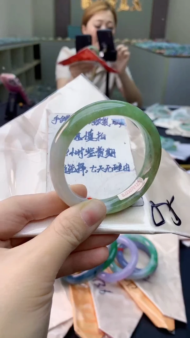 未镶嵌手镯翡翠0802235378