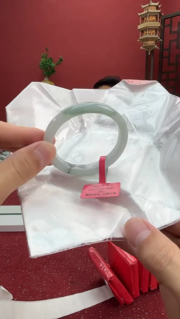 翡翠手镯（贵妃镯）未镶嵌15手镯