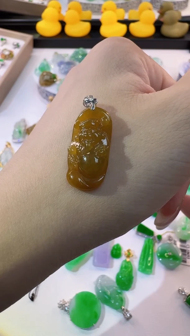 颈饰18K金镶嵌翡翠缅甸A货翡翠