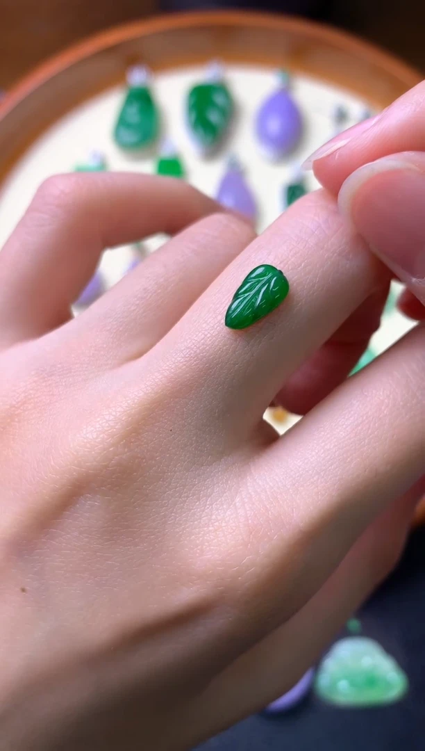 【闪购商品】定制翡翠未镶嵌裸石（镶嵌定制）