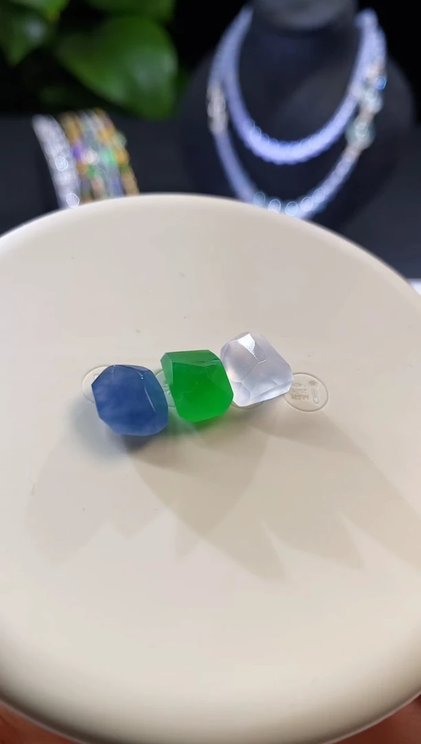 【闪购商品】翡翠挂件未镶嵌多样性发货（发其一）
