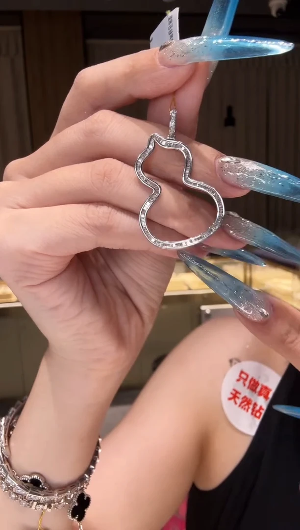 吊坠（不含链）18K金镶嵌钻石HS0034