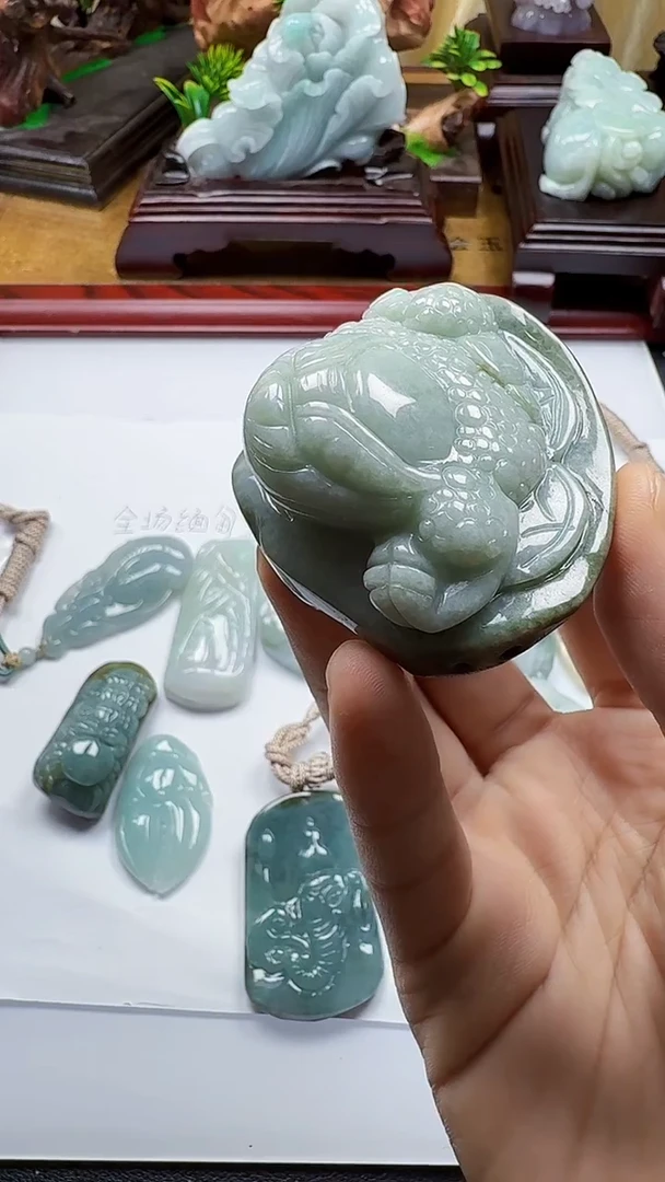 吊坠(不含链)未镶嵌翡翠1