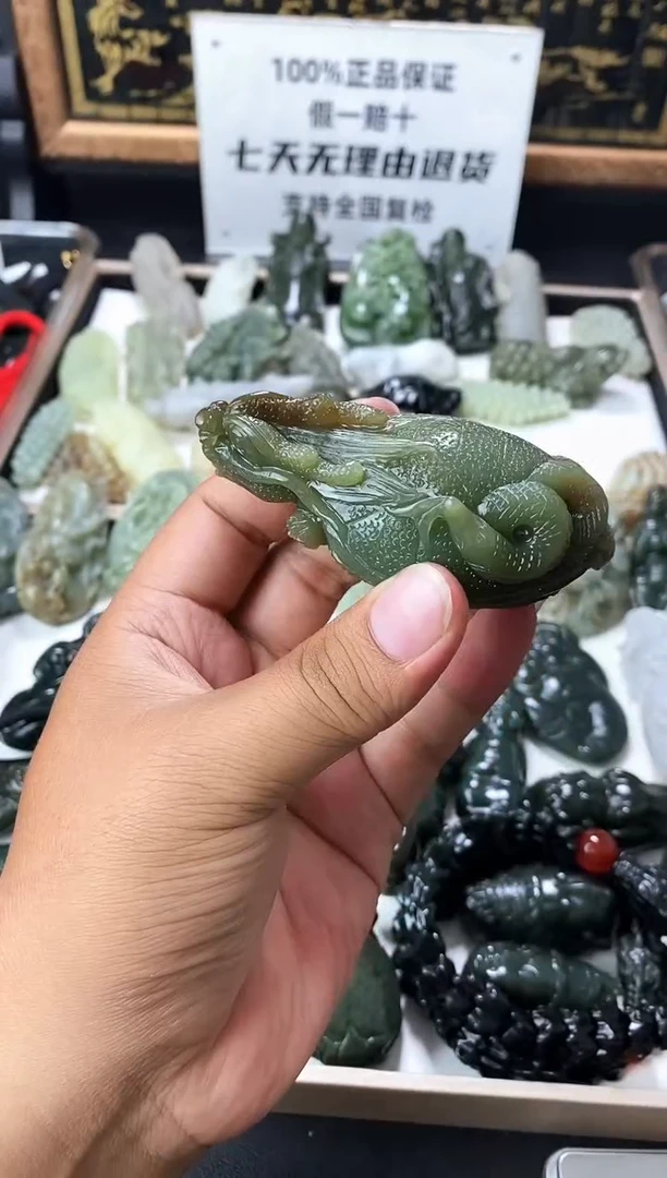 颈饰未镶嵌和田玉1