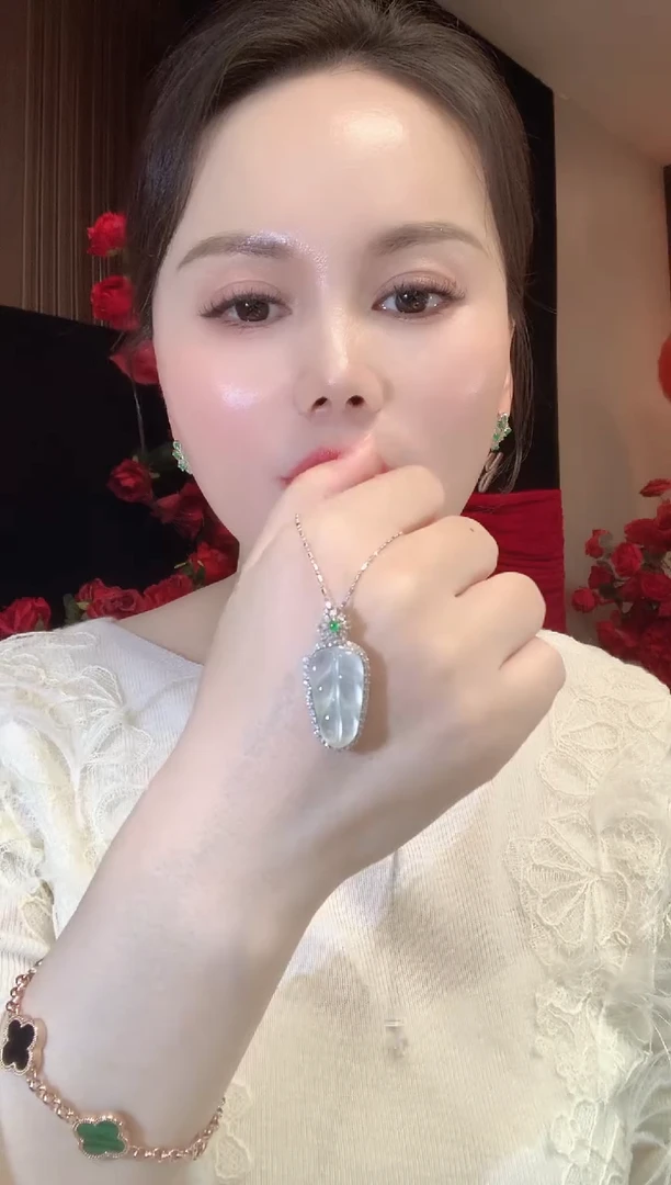 吊坠(不含链)18K金镶嵌翡翠C32