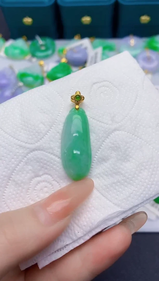 颈饰未镶嵌翡翠缅甸天然翡翠A货