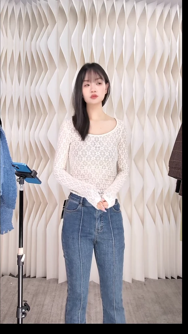 新款网纱内搭镂空蕾丝打底长袖上衣均码