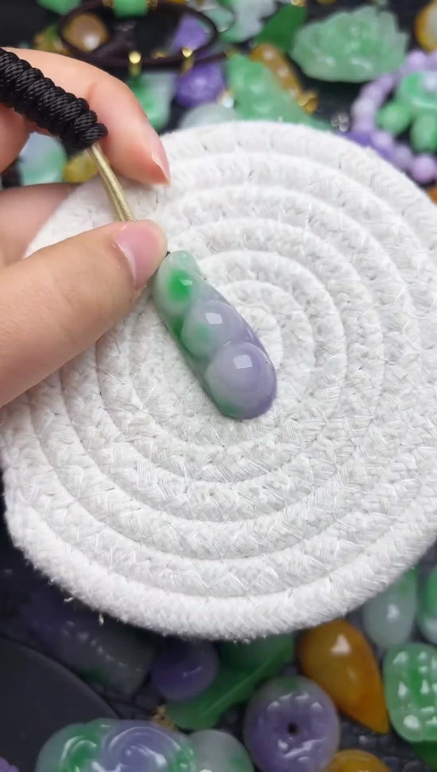 颈饰未镶嵌翡翠缅甸翡翠吊坠