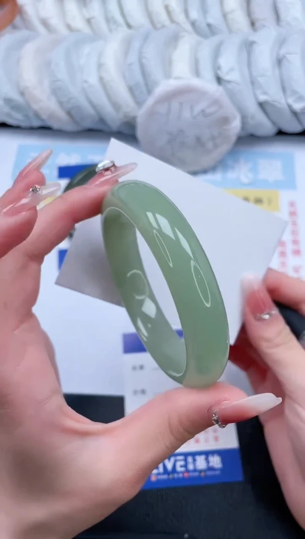 【闪购商品】石英质玉手镯未镶嵌T319-59.4