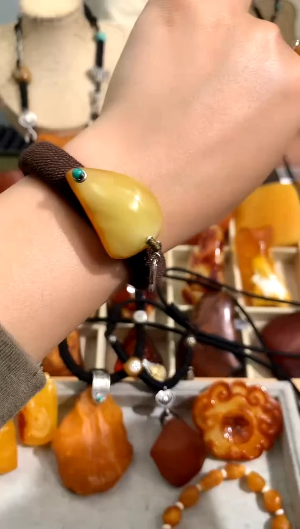 【闪购商品】蜜蜡裸石未镶嵌似玉