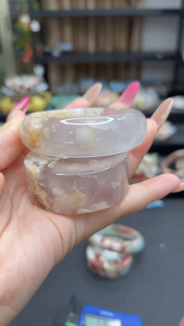 未镶嵌手镯石英质玉333(56圈赠送镯心)