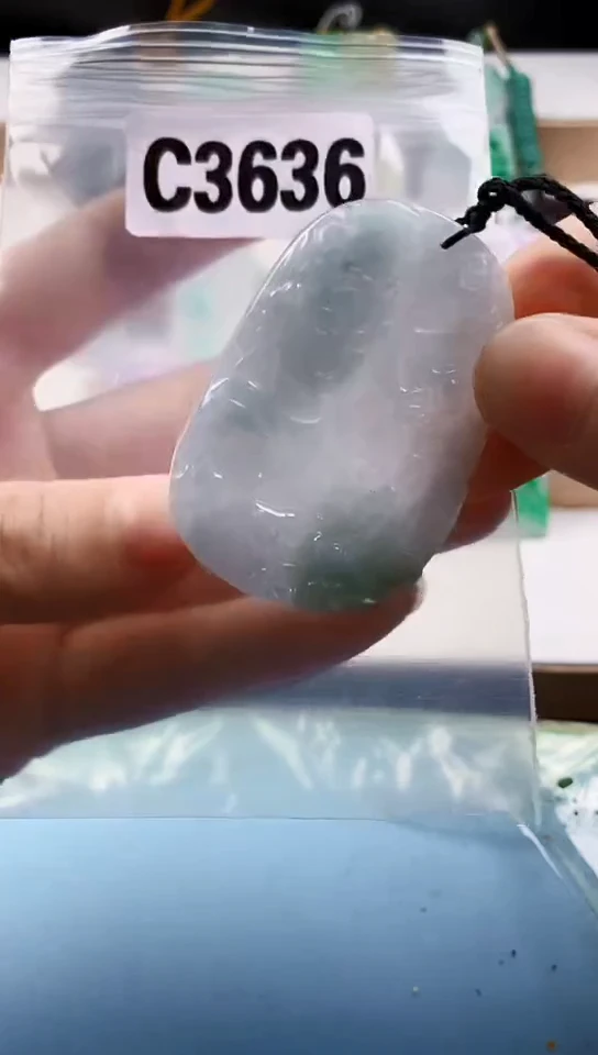 翡翠未镶嵌颈饰天然翡翠吊坠挂件