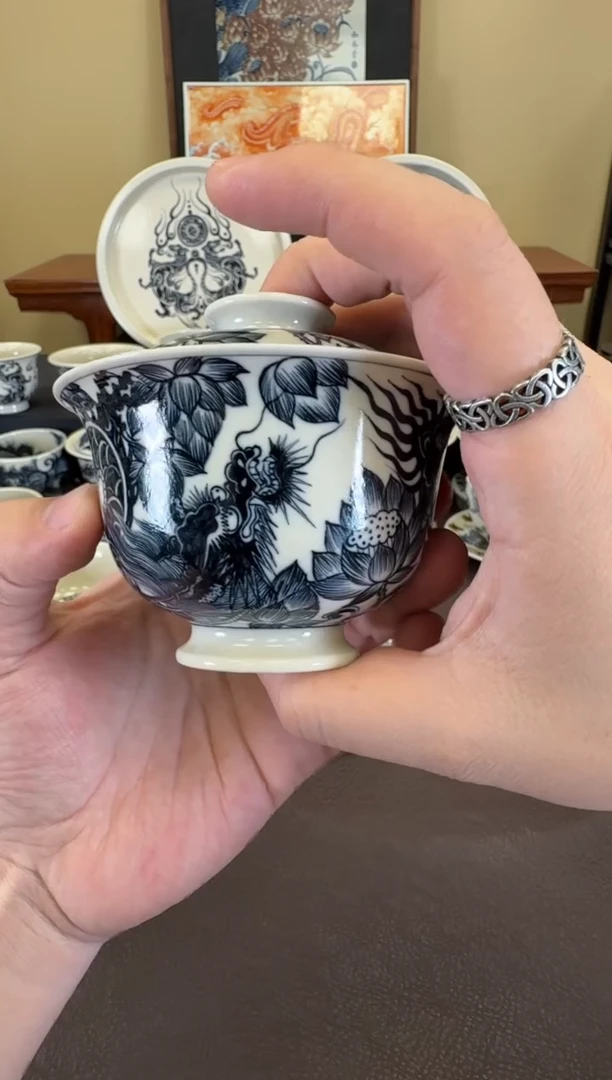 二号釉穿花龙元宝盖碗
