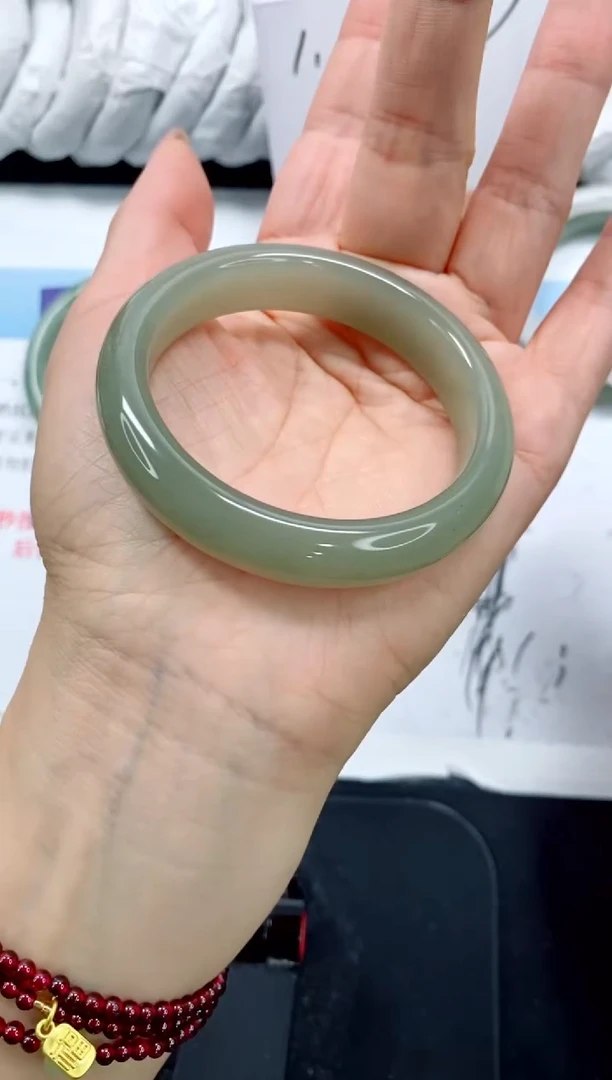 未镶嵌手镯石英质玉224-54.4