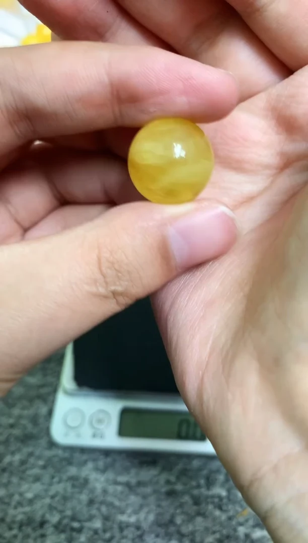 未镶嵌琥珀珠宝奇石103